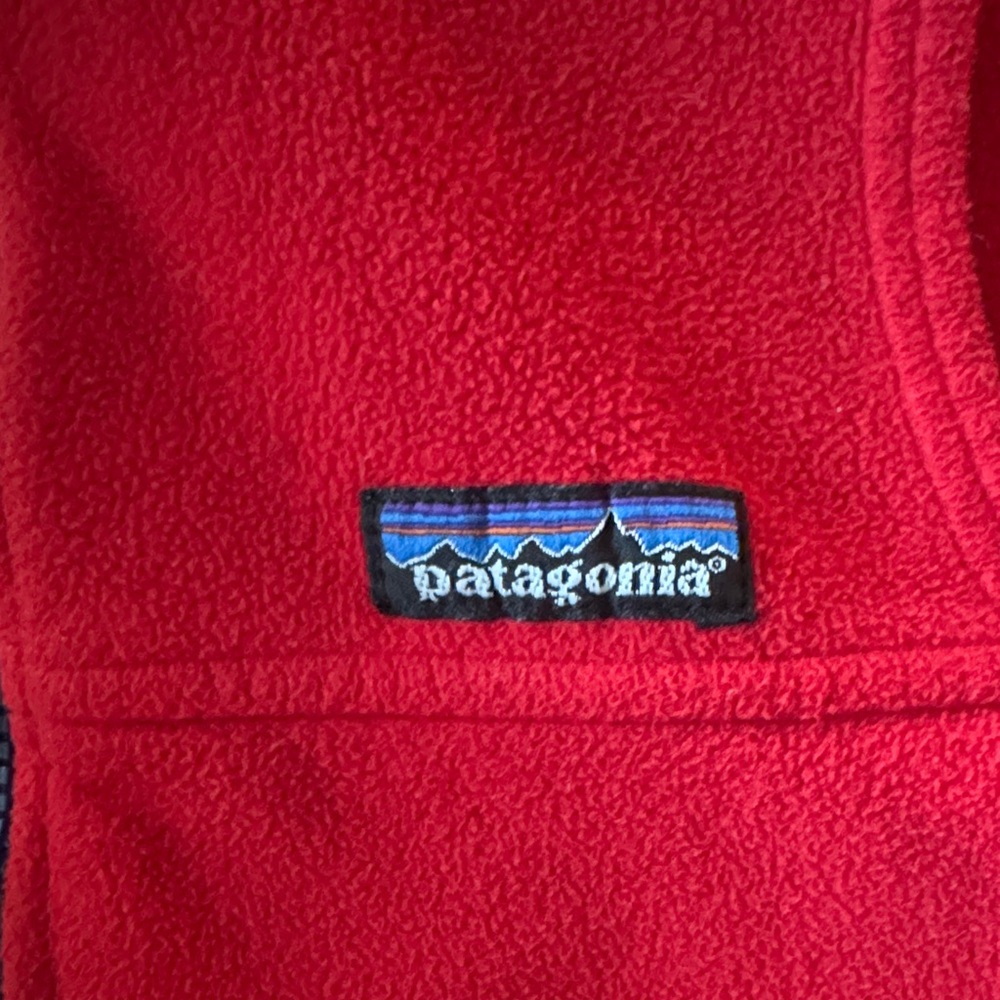 Kids Patagonia Red Fleece Vest with Blue Accents - Picture 3 of 4